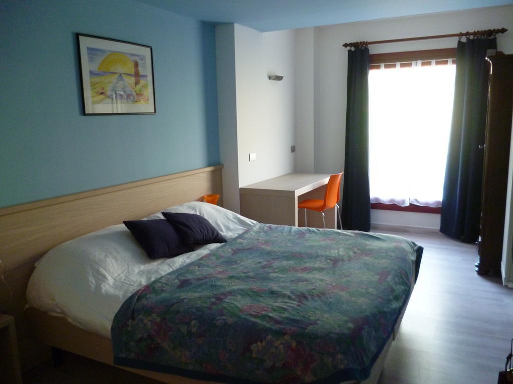 Chambres D'Hotes Nuits De Reve Roisan Ruang foto
