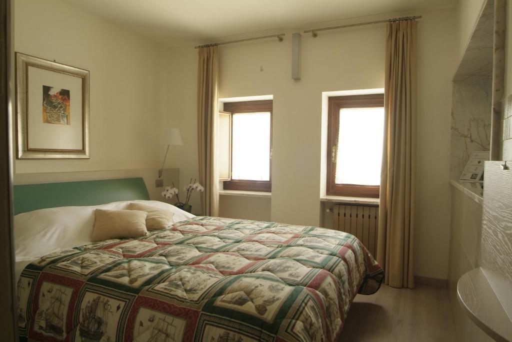Chambres D'Hotes Nuits De Reve Roisan Ruang foto